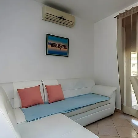 Hotel 1695